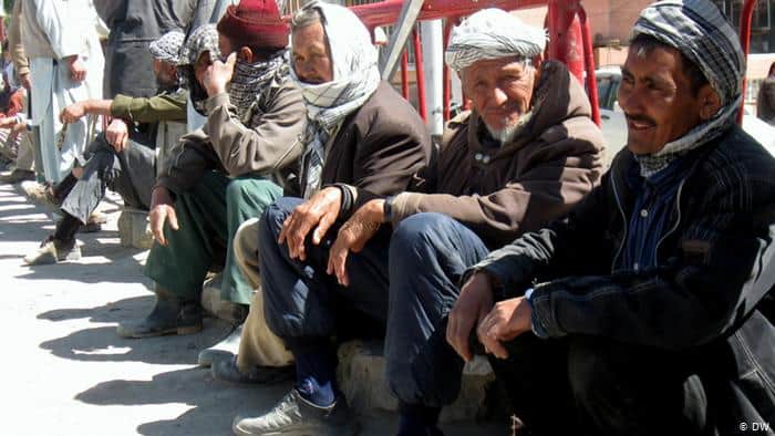 Photo of بحران سیاسی، کرونا و فقر در افغانستان!