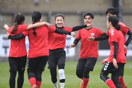 حضور جهانی در تبعید؛ تیم ملی فوتبال زنان افغانستان در تورنمنت دبی