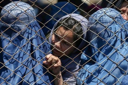 «صدای حق و عدالت» خواستار تضمین حقوق زنان افغانستان شد