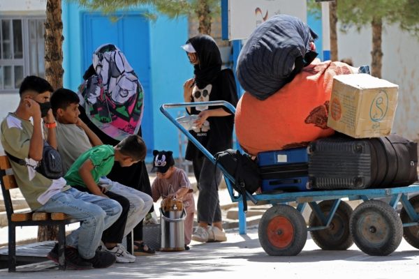 «هیچ انسانی غیرقانونی نیست!»