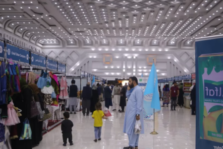 زنان افغانستان از نمایشگاه محروم؛ پول غرفه‌ها بلاتکلیف ماند