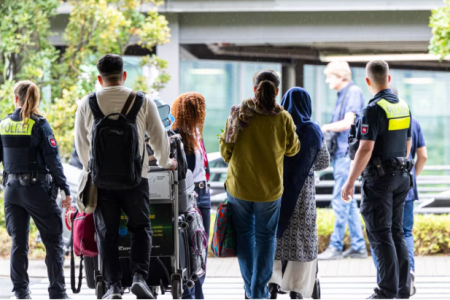 برلین: روند انتقال شهروندان افغانستان که وعده پذیرش دریافت کرده‌اند رو به تکمیل است