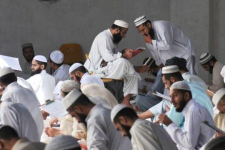 موسوی مبلغ: ارزان شدن فتوا، دین را با هزینه سنگین روبه‌رو می‌کند