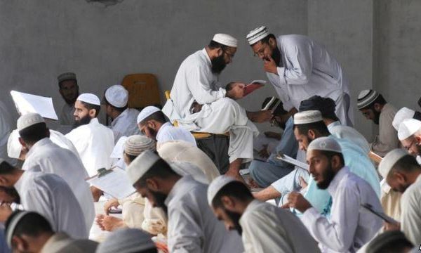 موسوی مبلغ: ارزان شدن فتوا، دین را با هزینه سنگین روبه‌رو می‌کند