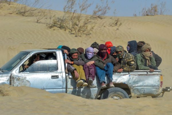 مرگ ۱۴ افغانستانی در دشتهای نیمروز بر اثر تشنگی