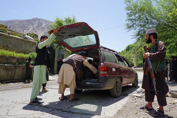 بازرسی‌های امنیتی و تحرکات نظامی طالبان در پنجشیر