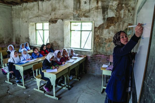 تبدیلی معلمان زن به مکاتب دوردست
