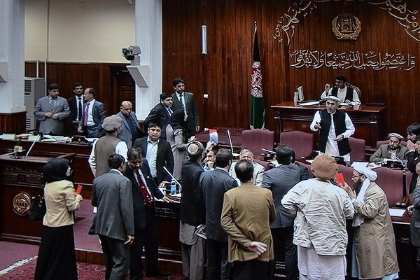 کودکان سیاسی هنوز هم بازی می‌کنند!